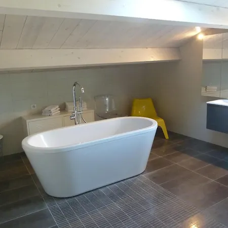 Grande Maison Renovee, Piscine, 4 Chambres, Vaste Terrain, Pres Piste Cyclable Et Peche, Wi-fi Inclus - Fr-1-426-408