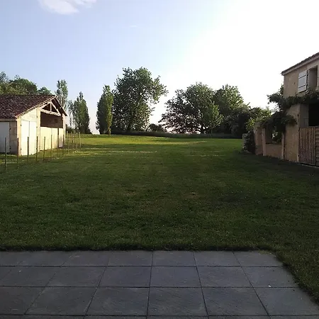 Grande Maison Rénovée, Piscine, 4 Chambres, Vaste Terrain, Près Piste Cyclable Et Pêche, Wi-fi Inclus - Fr-1-426-408 *