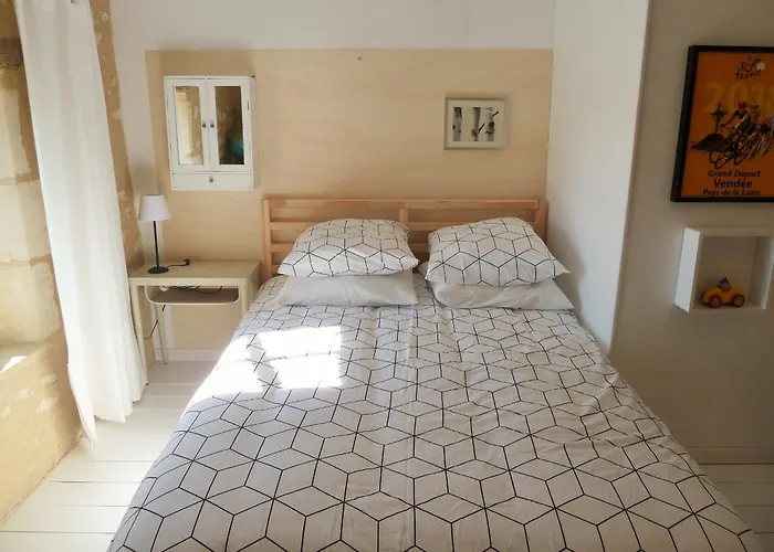 Grande Maison Renovee, Piscine, 4 Chambres, Vaste Terrain, Pres Piste Cyclable Et Peche, Wi-fi Inclus - Fr-1-426-408 פונטנה-לה-קומט