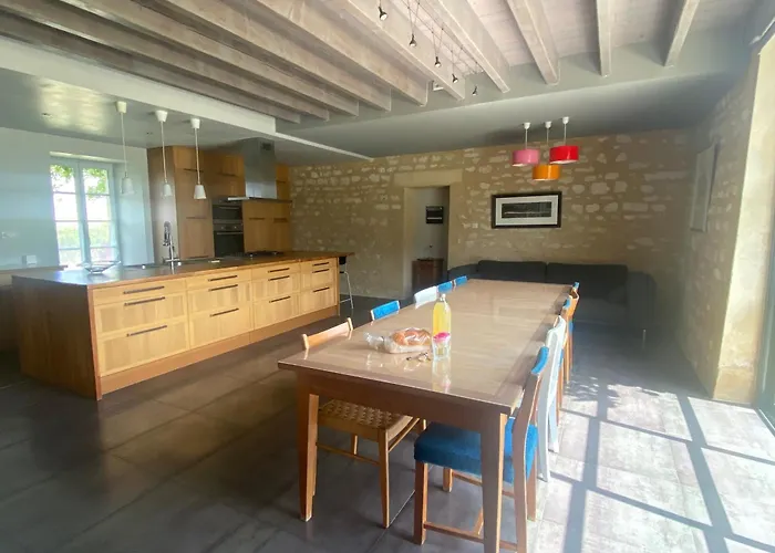 Grande Maison Renovee, Piscine, 4 Chambres, Vaste Terrain, Pres Piste Cyclable Et Peche, Wi-fi Inclus - Fr-1-426-408 בית נופש