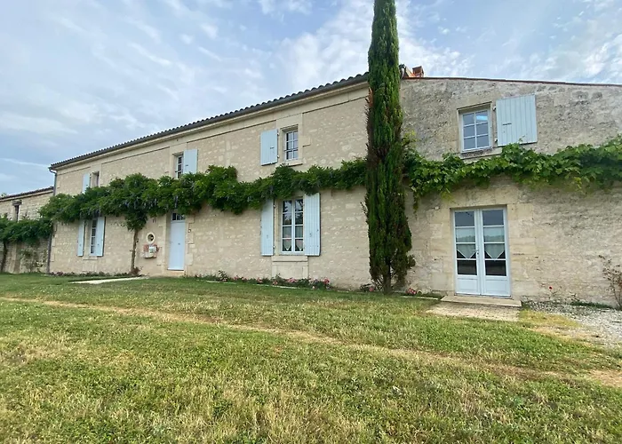 Grande Maison Renovee, Piscine, 4 Chambres, Vaste Terrain, Pres Piste Cyclable Et Peche, Wi-fi Inclus - Fr-1-426-408 * פונטנה-לה-קומט