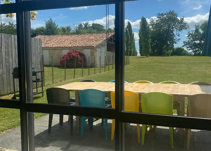 Grande Maison Renovee, Piscine, 4 Chambres, Vaste Terrain, Pres Piste Cyclable Et Peche, Wi-fi Inclus - Fr-1-426-408