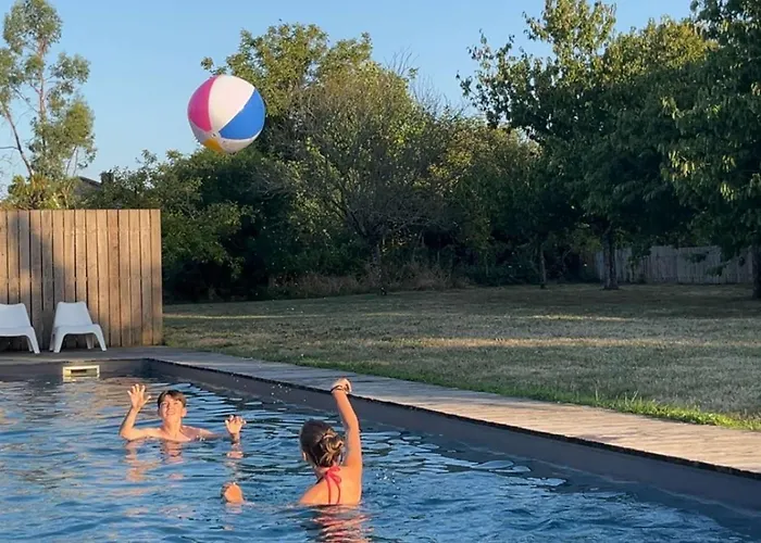 Grande Maison Renovee, Piscine, 4 Chambres, Vaste Terrain, Pres Piste Cyclable Et Peche, Wi-fi Inclus - Fr-1-426-408